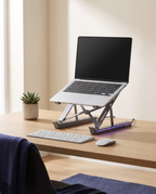 Ordinateur portable surélevé à hauteur des yeux sur le support aluminium